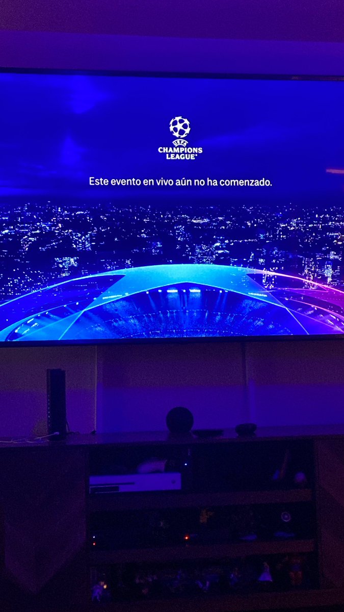 SomosAnalistas_'s tweet photo. ¡INCREÍBLE!🥺🟦🟥

HBO Max no está pasando ningún partido de la Champions League y ya van en el minuto 15 https://t.co/hbkCDP2Ulz