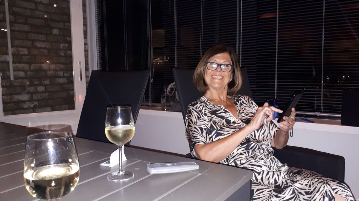 ArnoWalraven's tweet photo. Tijdens de drukbezochte digitale ledenvergadering van Samen Verder is Michel Graef benoemd tot lijsttrekker voor de gemeenteraadsverkiezingen in 2022 en werd Monique Peulen vanwege grote verdiensten  benoemd tot erelid. Gefeliciteerd en veel succes! https://t.co/eOyiMg1GXD