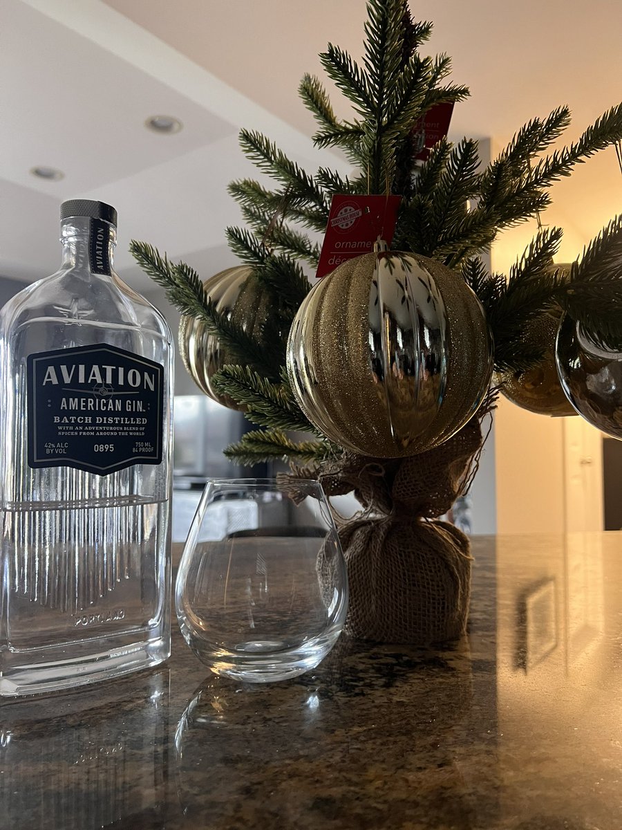 markburm's tweet photo. Ready for #Christmas @AviationGin https://t.co/XZHTmlRzRy