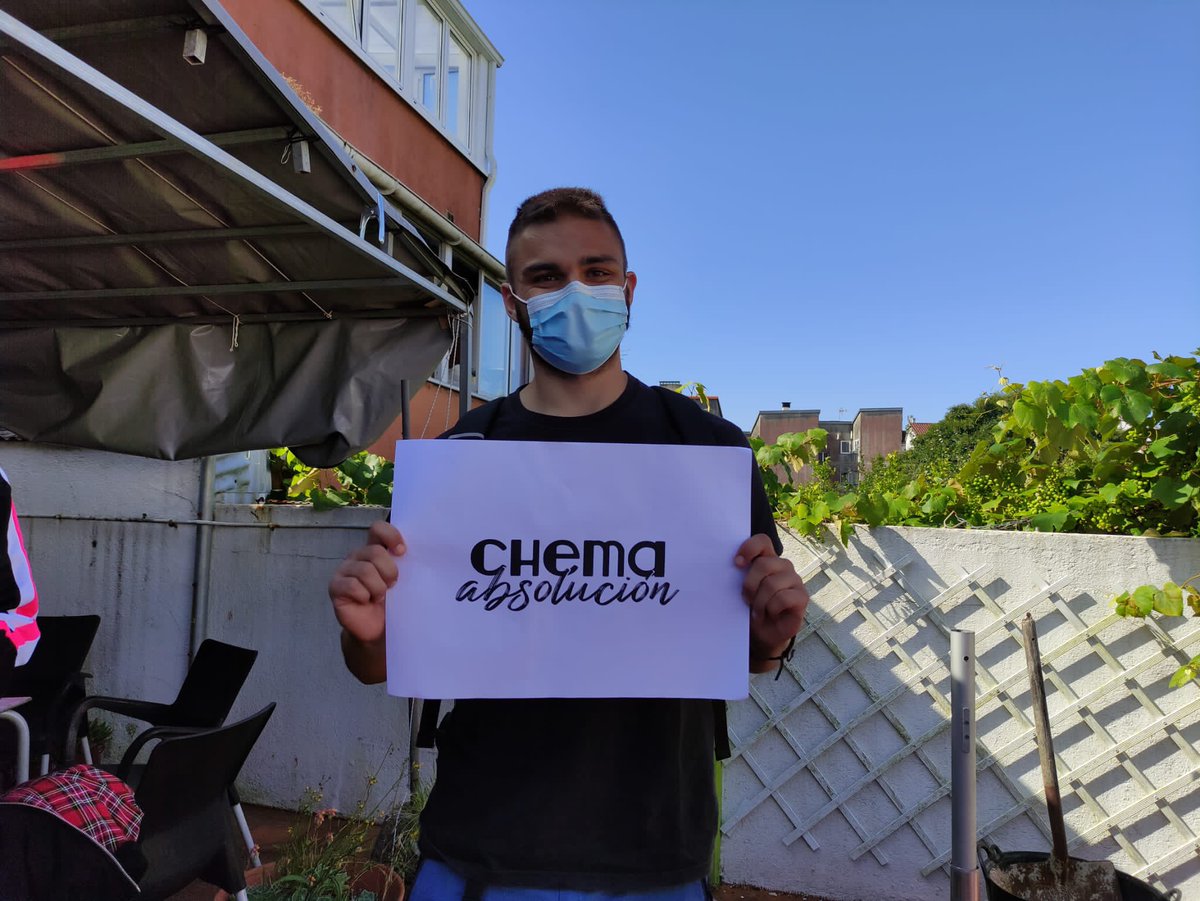 absolucionchema's tweet photo. Militantes de Mocidade pola Independencia (rede de asembleas da xuventude independentista do país) enviannos estas imaxes de apoio a Chema Naia. Continuamos sumando forzas para defender o dereito a mobilizarnos! #AbsolucionChema https://t.co/ymlCpYmTi4