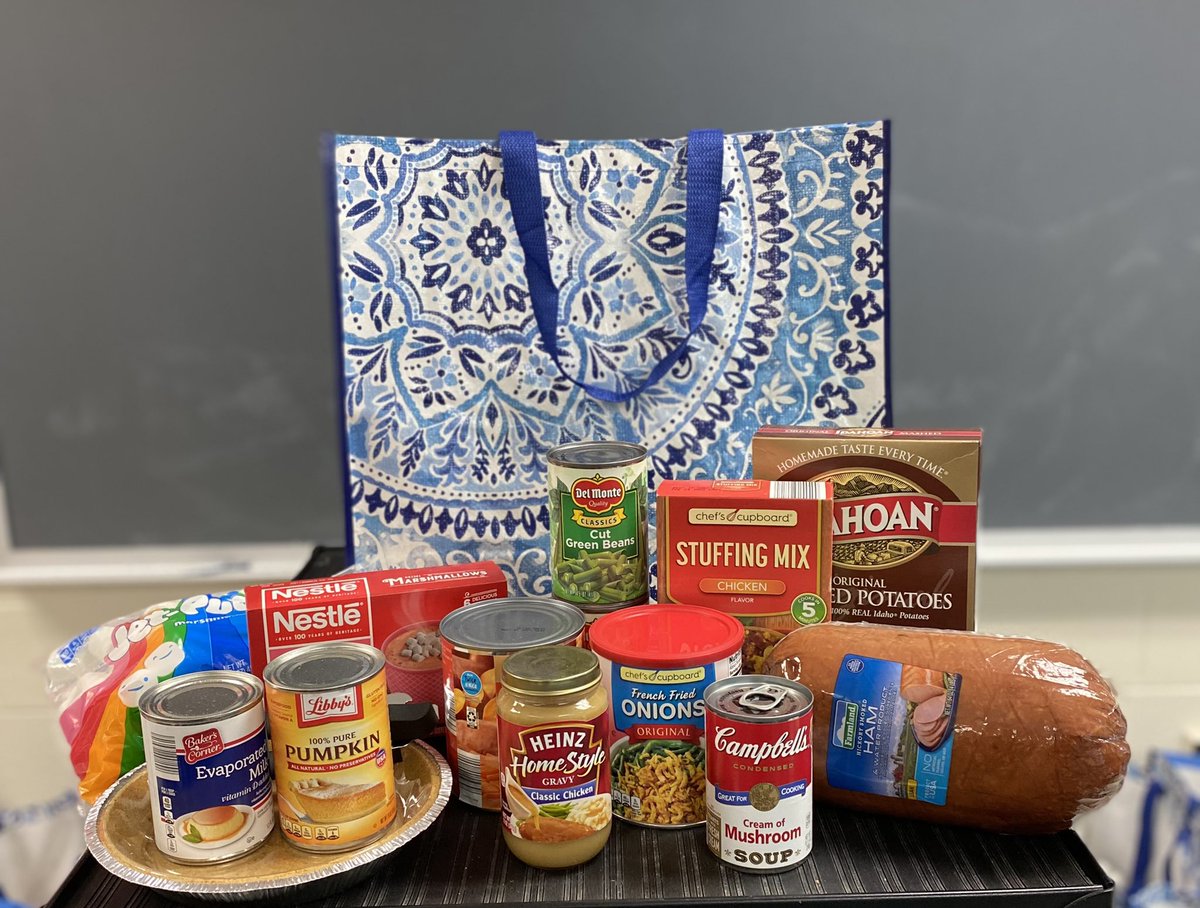 RBESRoyalTable's tweet photo. Happy Thanksgiving from @musketeermarket &amp; @RBESRoyalTable! Look at these bags that were sent home for a holiday meal! Over 40 families received this bag along with another bag to help over the long weekend! Thank you VERY much to everyone who donated! #redbud132 https://t.co/wceszaLO1A