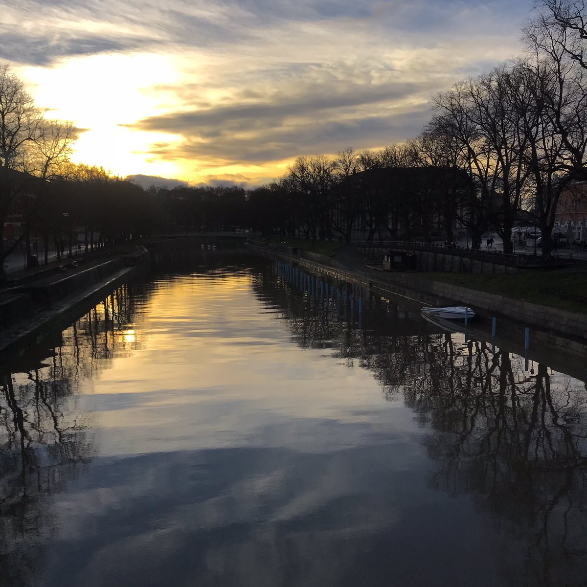 ElkinaAn's tweet photo. Varför Paris vi har ju Åbo - They say #turku #åbo #November https://t.co/Pyy2VTq7MC