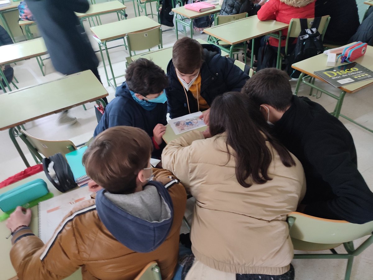 cij_herrera's tweet photo. Continuamos con los talleres informativos Contra la Violencia de Género,en esta ocasión hemos realizado una actividad de Scape Room y un taller de Canciones Libres de Género,en el IES Herrera https://t.co/c6OGhLkprY