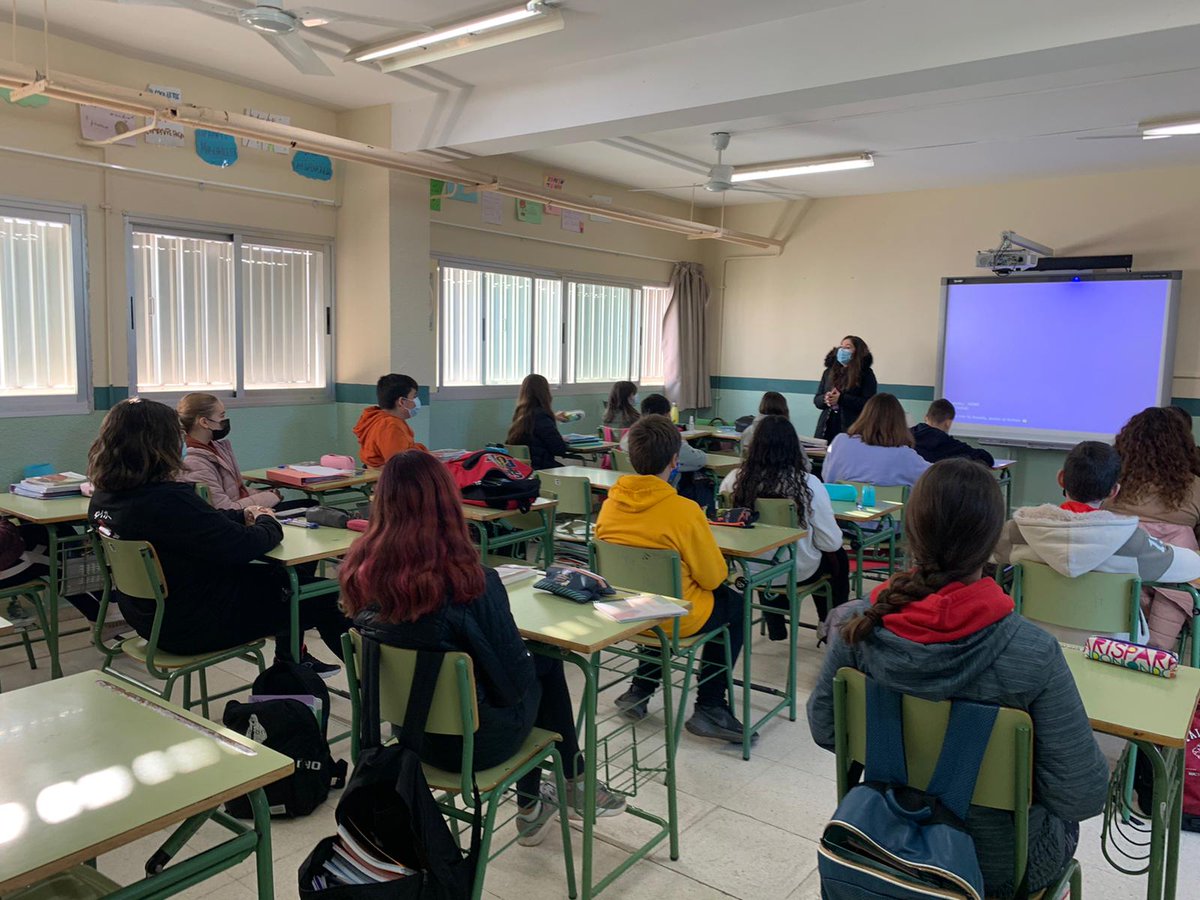 cij_herrera's tweet photo. Continuamos con los talleres informativos Contra la Violencia de Género,en esta ocasión hemos realizado una actividad de Scape Room y un taller de Canciones Libres de Género,en el IES Herrera https://t.co/c6OGhLkprY