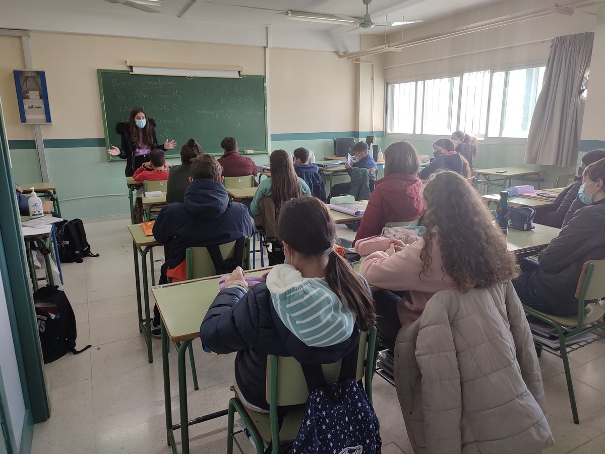 cij_herrera's tweet photo. Continuamos con los talleres informativos Contra la Violencia de Género,en esta ocasión hemos realizado una actividad de Scape Room y un taller de Canciones Libres de Género,en el IES Herrera https://t.co/c6OGhLkprY