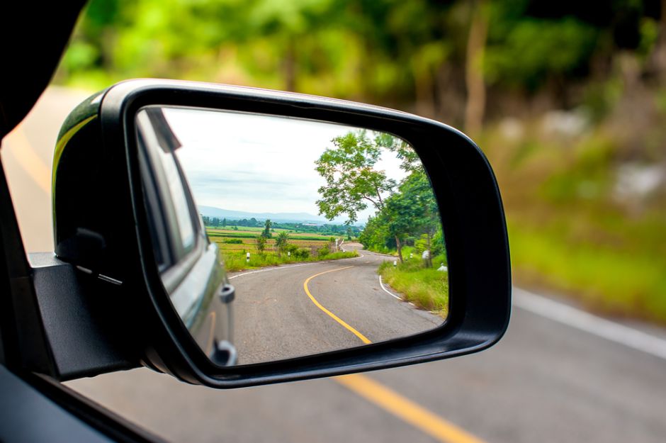 ATTTPanama's tweet photo. Para una conducción eficaz #Concéntrate.
🧐Presta atención al tráfico a tu alrededor, revisa frecuentemente tus espejos y anticipa lo que los otros conductores harán.
#ConductorSeguro. https://t.co/A8tSeCUFww