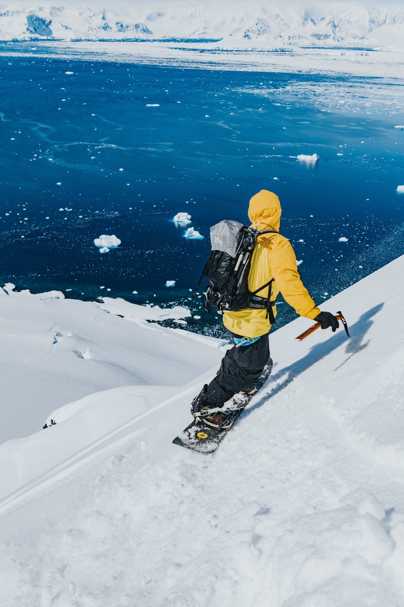 SteinRetzlaff's tweet photo. Danny Davis preparing to drop from under the summit of Mount Victoria in Antarctica 🇦🇶⛏🏂

#antarctica #photography #nature #adventure #nft #explore #travel #PhotoOfTheDay https://t.co/568RWWHO58