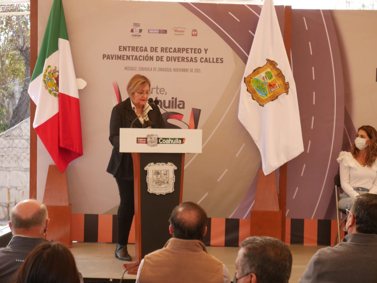 Entrega de recarpeteo y pavimentación de diversas calles del Municipio.