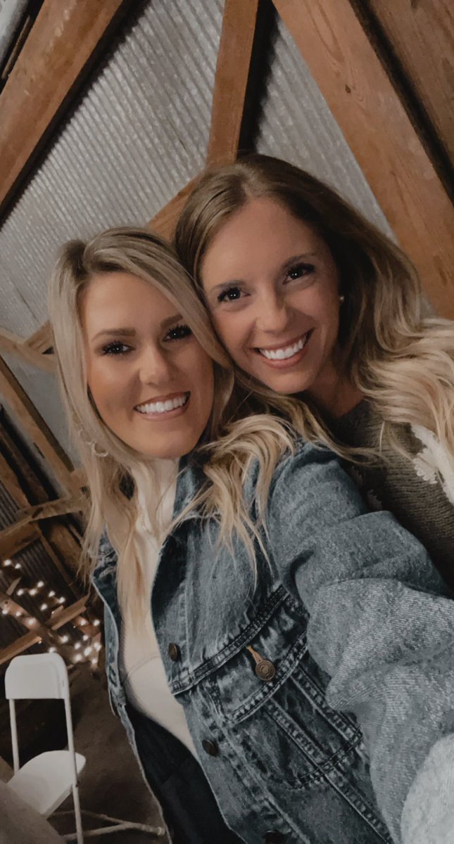 Hannah_Morgan19's tweet photo. I have some pretty friends 🥰 https://t.co/gXIbJBEOr2