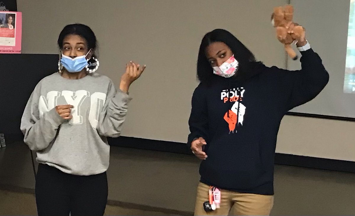 prattlibrary's tweet photo. The Light Street branch recently had the privilege of hosting a One Book Baltimore Healing Conversations program facilitated by the Healing Youth Alliance. To find more #OneBookBaltimore programming, visit https://t.co/7SnTAbbkKP https://t.co/bl9v0riHu1