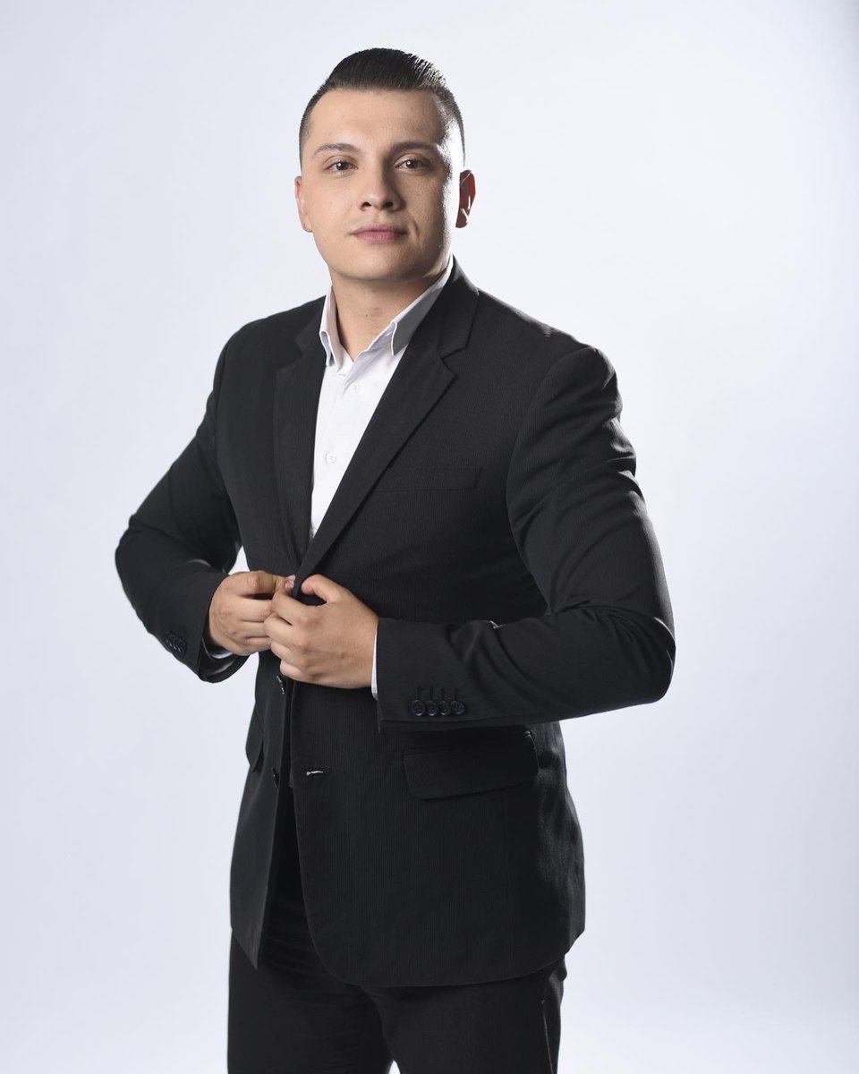 sebastian_pal's tweet photo. La vida siempre estará llena de retos, lo importante es siempre mirarla con los ojos del alma y sonreír. Más sonrisas necesitamos en nuestra sociedad. 📸 @caracushansky https://t.co/alsrCMEppU