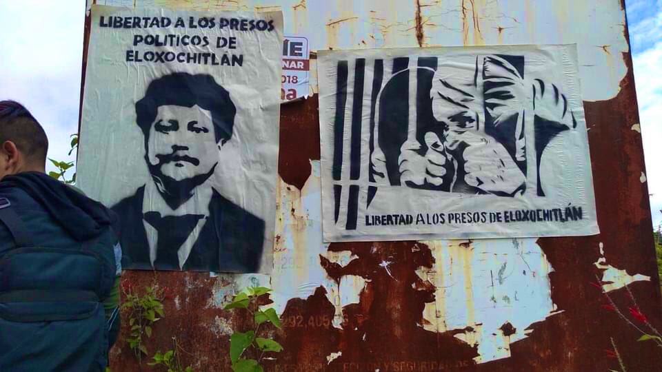VIM_Media's tweet photo. Family, friends &amp; allies take to the streets of Mexico City for 7 political prisoners from Eloxochitlán de Flores Magon. “The government does want to attend the demands of the people instead they criminalize those fighting for justice!” Free them now!! 🔥✊🏿#CaravanaPorLaLibertad https://t.co/fRkM1Y3s3I
