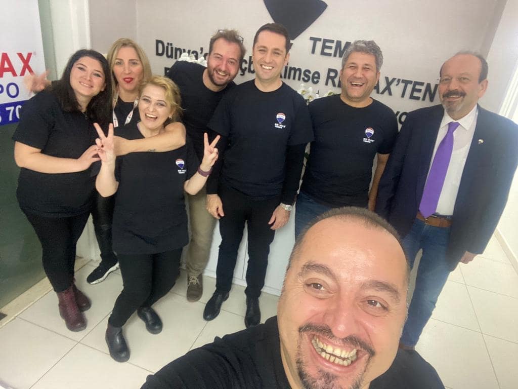 cbtempo's tweet photo. #remax #remaxtürkiye #remaxtempo #satılık #kiralık #emlak #ev #arsa #kadıköy #bağdatcaddesi #konut #daire #caddebostan #satılıkev #remaxtempobağdatcaddesi
#remaxbağdatcaddesi #remaxistanbul #gayrimenkul #Fenerbahçe
#gayrimenkuldanışmanı #Selamiçeşme #Çiftehavuzlar #Suadiye https://t.co/bHKupznw7d