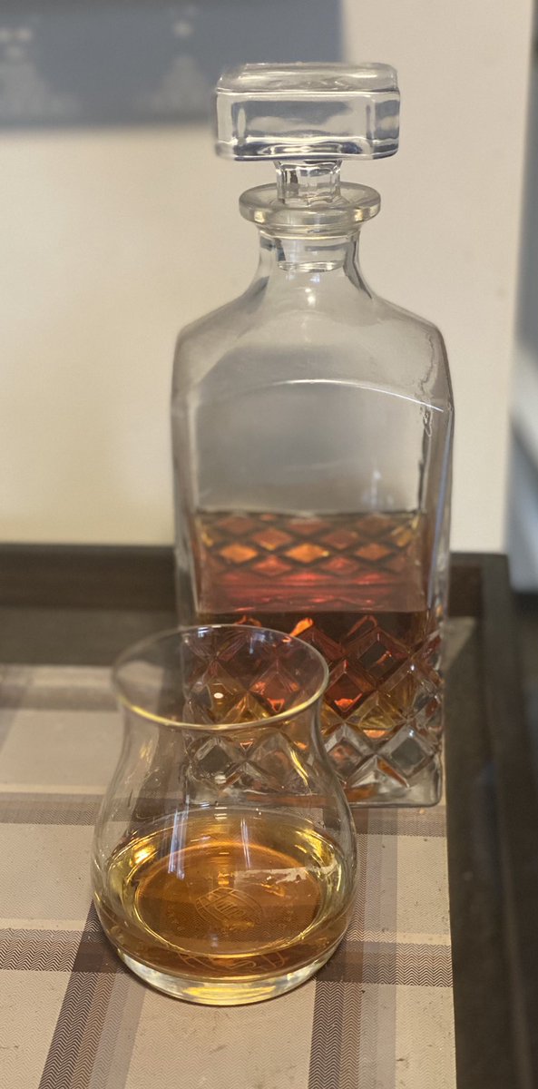 SpicyMcCall44's tweet photo. Have a drink with me? #jackdaniels #singlebarrelselect https://t.co/BAvnWoEuzO