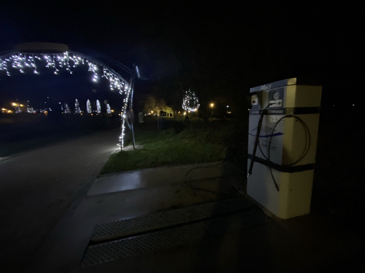 SprocketrocketN's tweet photo. To whom it may concern: The #Bikewash and pump station in #Hesperange is back. #pc1lux @bikelaneLux https://t.co/CjlmjPBg8x