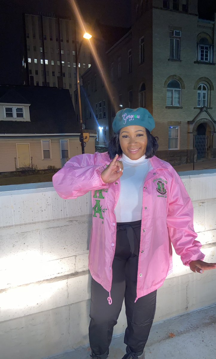 Qy_bear's tweet image. “Cause in my heart I knew my choice was right” Komm2nder Ivy has entered the chat. 💬💚💕 #Fall21 #AKA1908