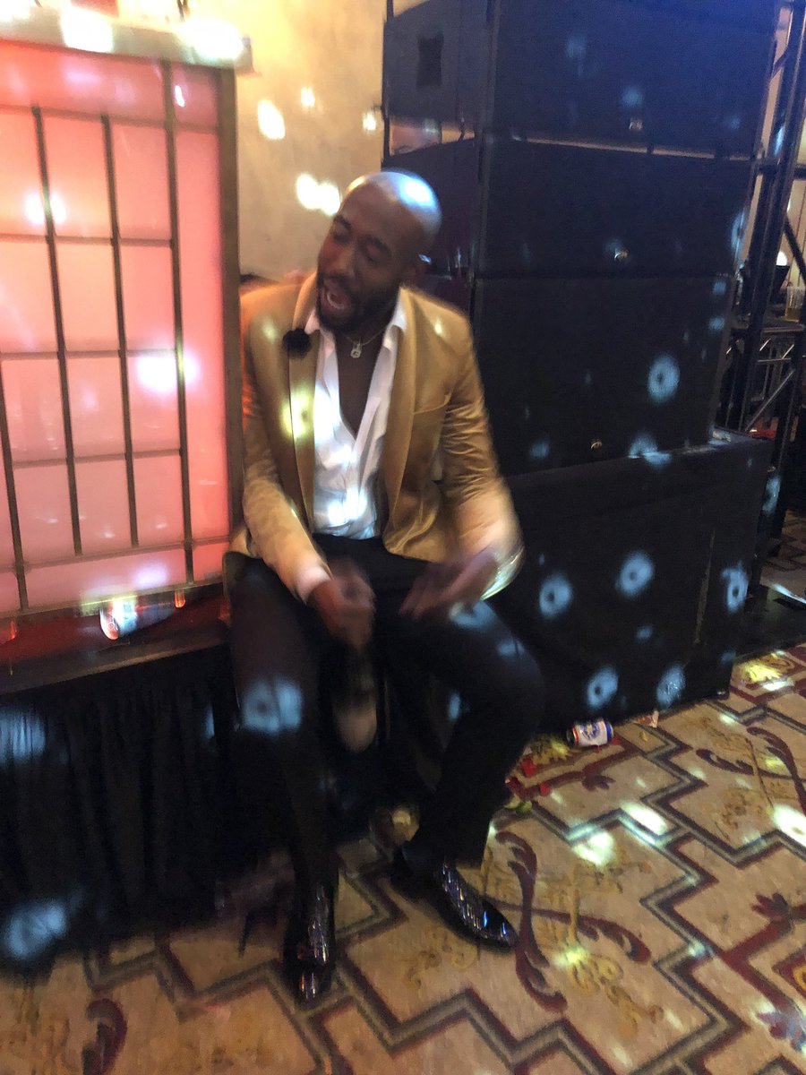 FreddieGibbs's tweet photo. All my friends called me a bald head bitch last night. https://t.co/6yGET0KlS8