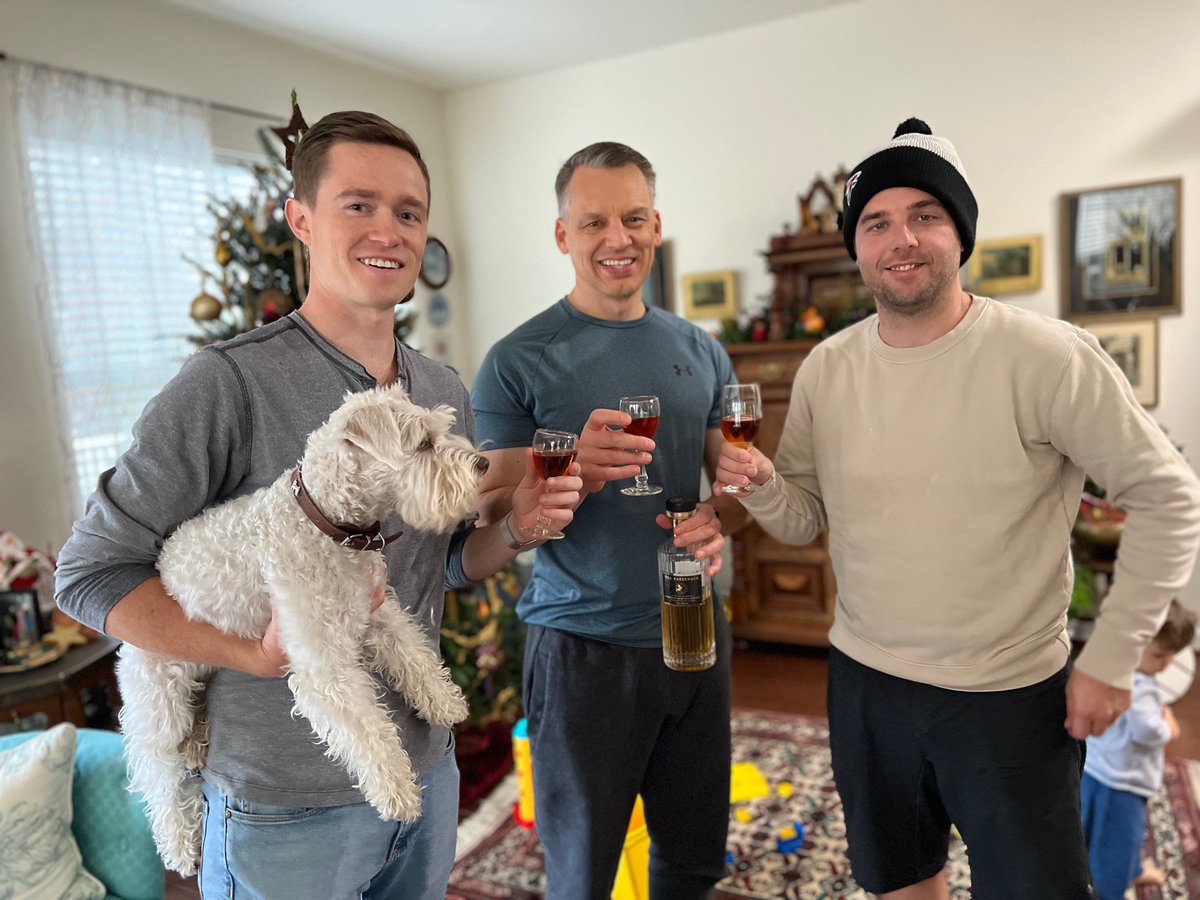MrsKingAnge's tweet photo. .@SassenachSpirit to kick off the holiday season! So much to be thankful for esp. these gents and @SamHeughan for this delish whisky! Sláinte! 🥃❤️ #BobbyBurns #litsgiving https://t.co/QF0i25MxDV