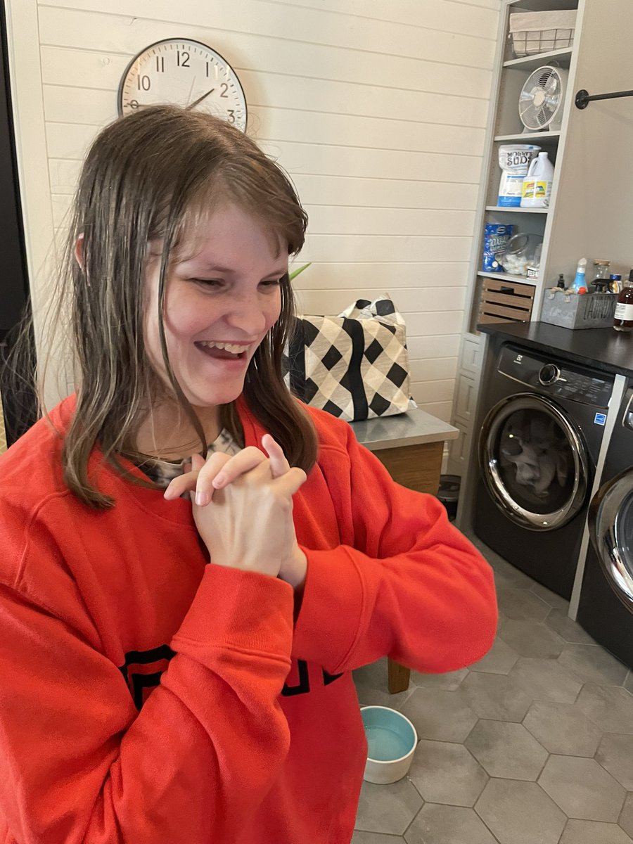 ts9767's tweet photo. Midweek wardrobe update: after countless consecutive days in Light Blue, Cameron voluntarily retired the sweatshirt and switched to Chili Pepper Red today. If there were ever a reason to give thanks, this is it. Cheers everyone. #HappyThanksgiving #autismawareness #goodbyeblue https://t.co/qp7UyzPSTx