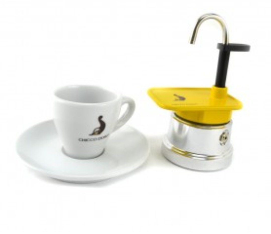 mohamedtt's tweet photo. @_Tornada A carrefour (la Marsa) il vendent cette cafetière pour 1 tasse (sans la tasse) même principe que les autres et comme Cadeau c'est beau ! https://t.co/j9X1BEWiFK