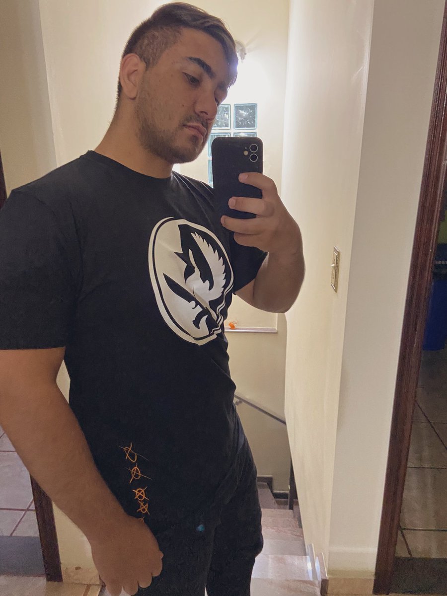 fofury_'s tweet photo. Chegouuuu 
Obrigado @fallenstorebr , essas camisetas ficaram A MAISSS 
Agora falta a da godsent chegar 👀 https://t.co/vKd9nhfkv1