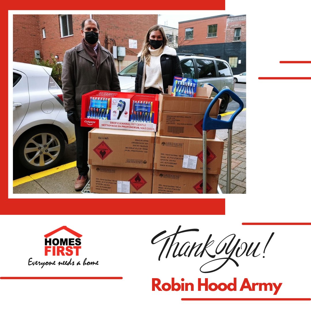 Homes_First's tweet photo. With #givingtuesday less than a week away, @RHACanada started the giving season early by donating almost 2,000 hygiene items for our residents’ holiday hampers! 🎁 Nov 30th is a day dedicated to giving back during the holiday season. Mark your calendars! @GivingTuesdayCa https://t.co/XMhjQSP9BE