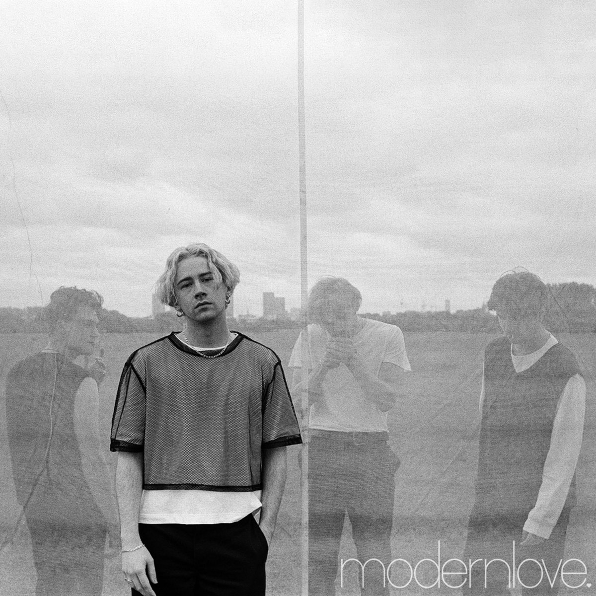 phonograph_me's tweet photo. Check out our latest treats 🔥 today we’re featuring the new songs from modernlove., Clammy Hands, Bye Beneco and Rayventuras 🎵 head over to the link in our bio and give them a listen 🎧 #phonographme #newmusic #innewmusicwetrust #modernlove #clammyhands #byebeneco #rayventuras https://t.co/vF8uHD8dKp