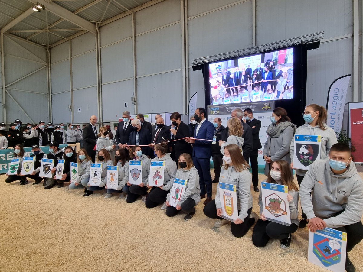 Caprinov's tweet photo. Retour en images sur la 1ere journée de @Caprinov inauguration #Capricup, délégation officielle, échanges sur les #EGALim , signature feuille de route 🐐 NéoTerra... @J_Denormandie @Prefet79 @FNSEA @JeunesAgri @reussir @Agri79Info https://t.co/fg04Yqw0dQ
