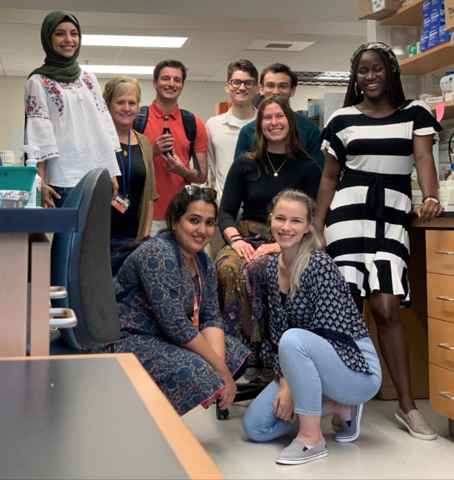 LovelessRadio's tweet photo. @SUBiology is looking for PhD applications (12/1/21)! We have  amazing graduate students here that make SU an awesome place to get a PhD, a shout out to my past &amp; present students Eric, Favour, @aaatiyaa, @NikhilaKrishna5, @Lindsay_Rathbun, &amp; a Hehnly lab grad, @EColicino https://t.co/KN0Na3mgpr