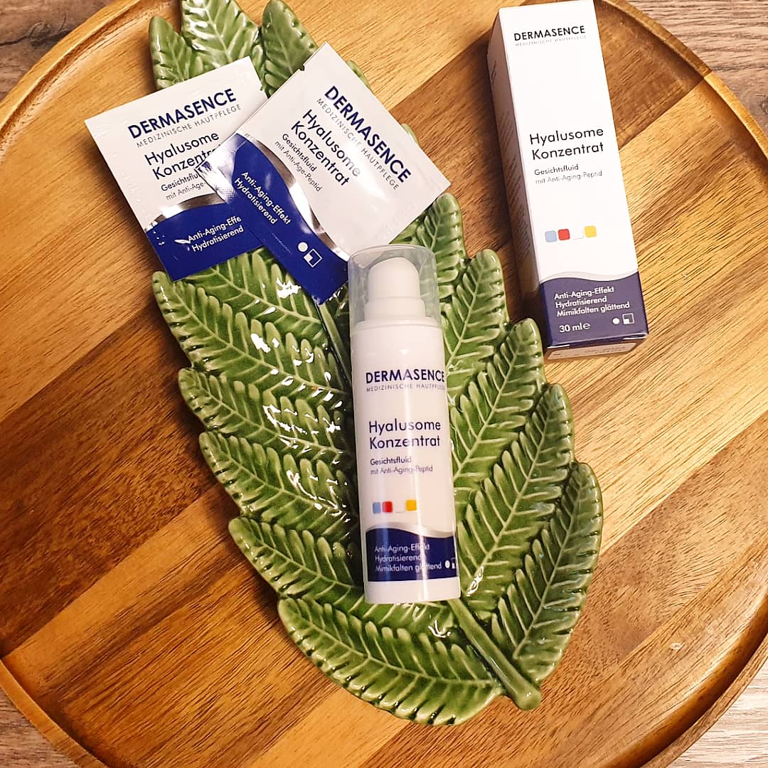 MitTesten's tweet photo. Kostenlose Werbung- Produkttest
Das Serum riecht angenehm und lässt sich gut auftragen.
Die Haut um die Augen sieht frisch aus und ich würde behaupten, sie sieht auch glatter aus.
@Konsumgoettin
#Dermasence, #Hyalusome #Hyalusomekonzentrat #hyalusomegöttinnen @dermasence https://t.co/fK2bpOLTOG