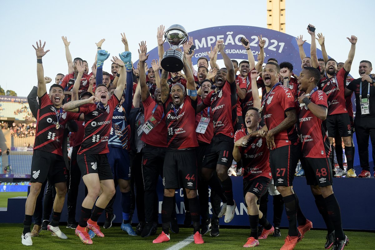 🎞️🌪️ O filme especial do campeão! 🔴⚫️ @AthleticoPR na história! Estreia ...