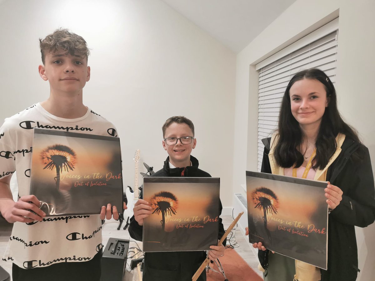 🎶🎶Us on vinyl for the first time🎶🎶

This is so huge for us. A massive thank you to <a href="/aprylrae/">AprylRae</a> ,<a href="/earthbirdsreco1/">Earth Birds Records</a> , <a href="/LauraJayne3w1m/">Laura Jayne</a> ,@PenHitsPaper  and everyone else who made this possible.

On an actual LP with some of our very favourite people. 💙❤️💙