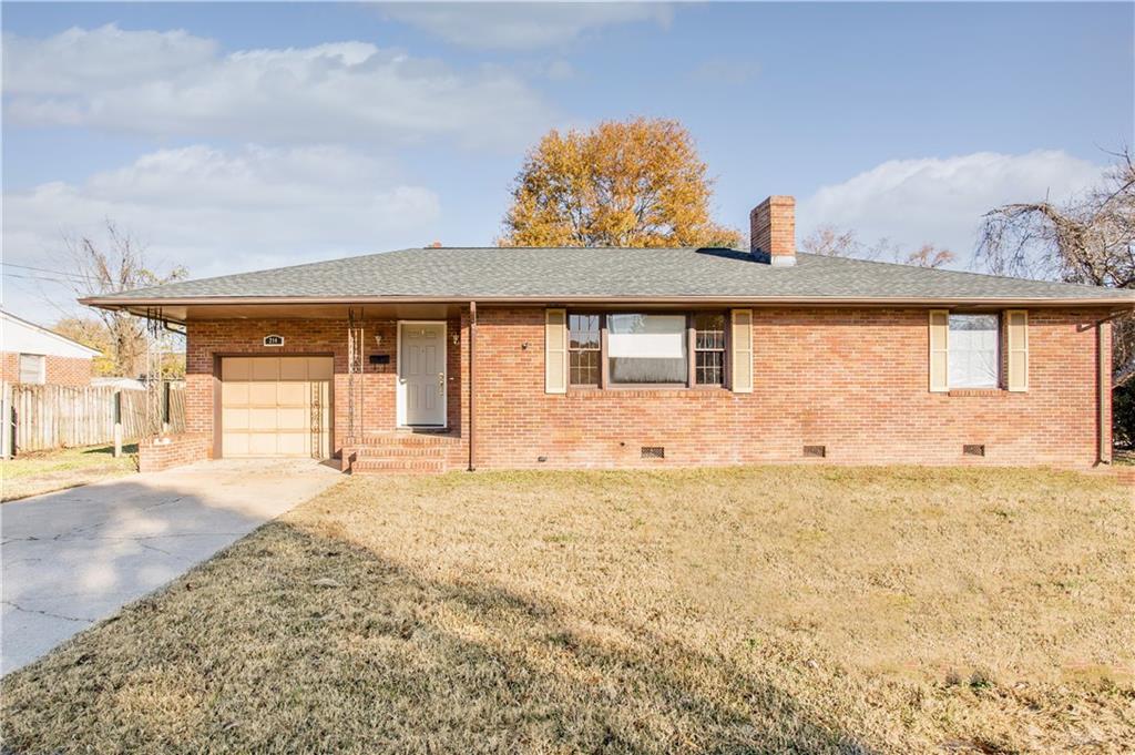 FrontDoor804's tweet photo. Do you know someone looking for a great #property in #ColonialHeights?   #realestate https://t.co/aMYiTEzA4Y https://t.co/HBijToEoRi