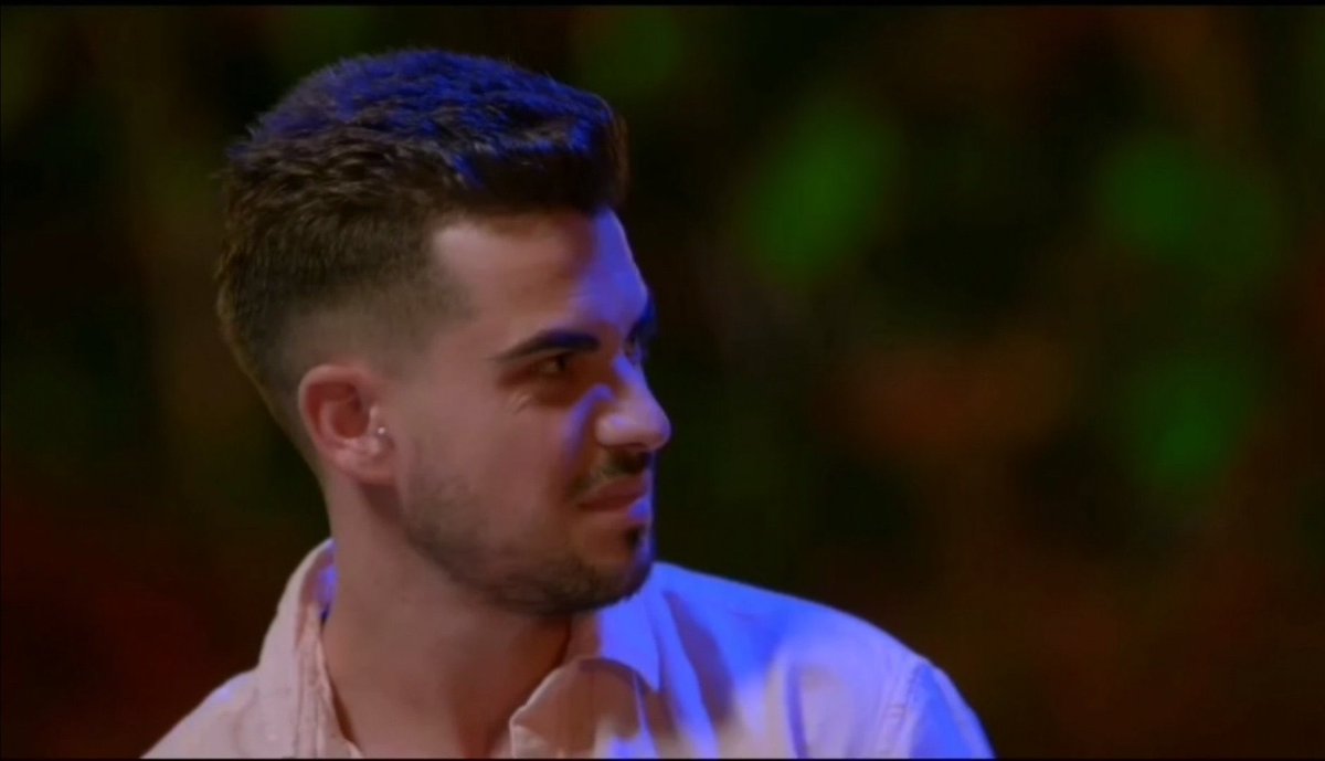 islatentamemes's tweet photo. Alejandro: "Creo que Zoe no es buena influencia para Tania porque es bisexual" 
#LaIslaDeLasTentaciones3 https://t.co/oDlAVRz92t
