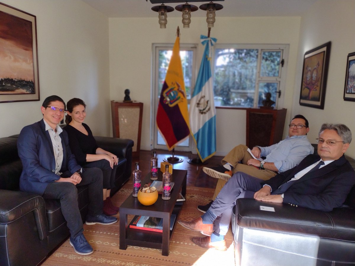 Fue un gusto recibir en la Embajada a Andrés Jacome, de la empresa Imdisur, con quién identificamos opciones de promoción del producto ecuatoriano Zhumir Pink <a href="/ZhumirEcuador/">Zhumir Ecuador</a>