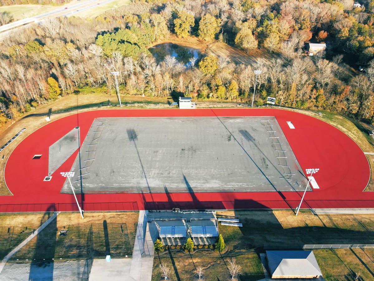 WU_Bulldogs's tweet image. 👀 👀

Construction underway 

A new track &amp;amp; new turf will be ready by the end of the year! 

#OneDog