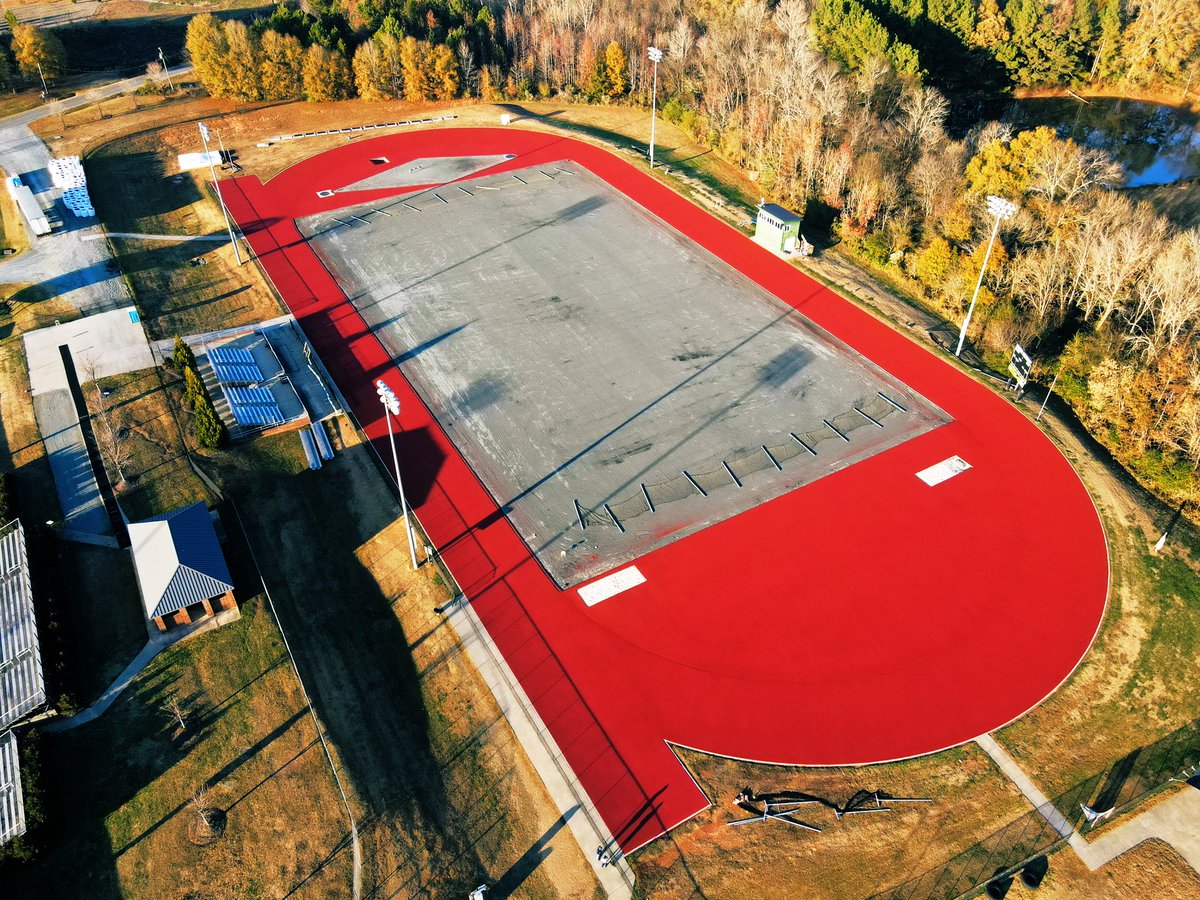 WU_Bulldogs's tweet image. 👀 👀

Construction underway 

A new track &amp;amp; new turf will be ready by the end of the year! 

#OneDog