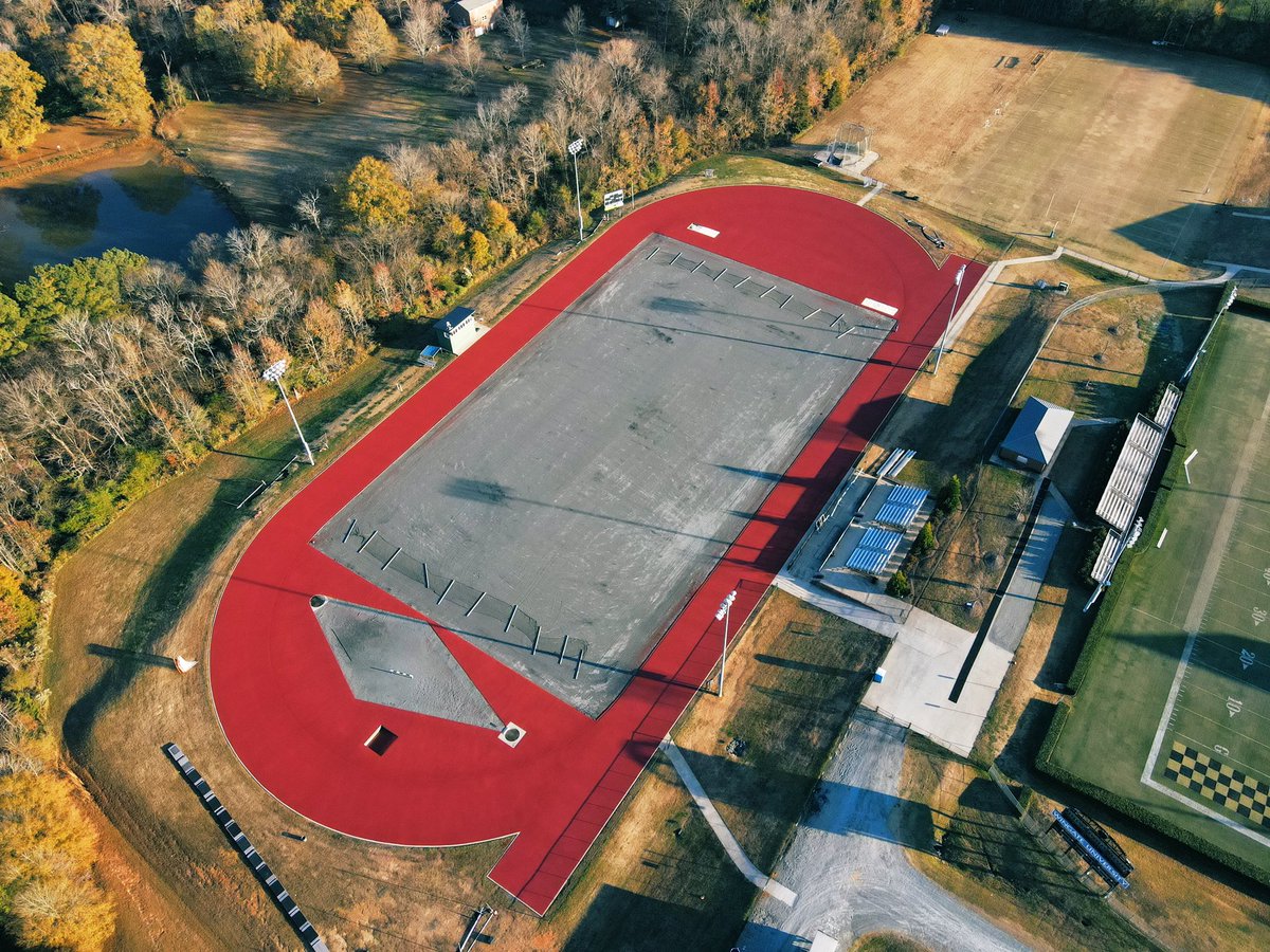 WU_Bulldogs's tweet image. 👀 👀

Construction underway 

A new track &amp;amp; new turf will be ready by the end of the year! 

#OneDog