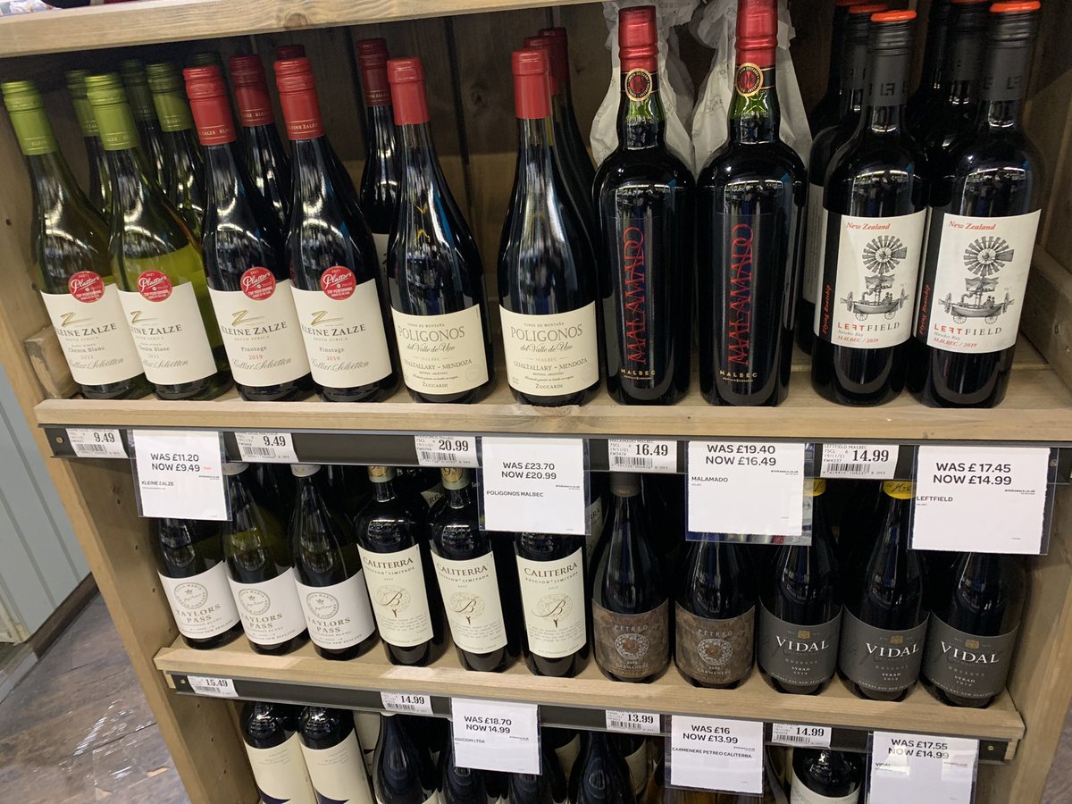 DeanHolborn's tweet photo. Great new selection of fine wines in our stores from @HatchMansfield for the special gift or Christmas treat! #finewines # holborns #earlswood #southnutfield https://t.co/srdUe0n4OB