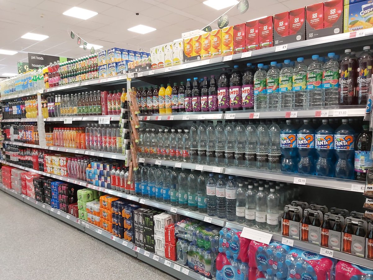 Dress to impress standards still going strong at Hilltop West Brom <a href="/AdrianD93465562/">Adrian Dunn</a> @grahamwren2 <a href="/ClaireKoziol/">Claire Koziol</a> <a href="/BaharaSonia/">Sonia</a>