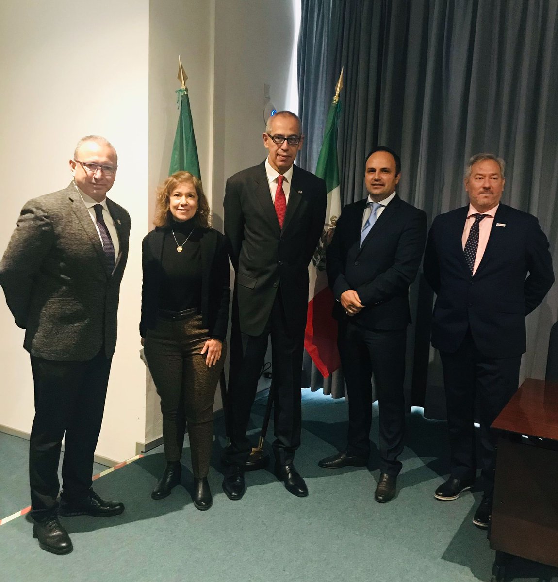 ComceEuropa's tweet photo. En la sesión "México de visita a Portugal, vender y comprar entre dos mercados" 🇵🇹🇲🇽 de la #CCILM

#Portugal uno de los líderes en la producción de #moldes #plásticos, en particular para la industria automotriz. Va desde el diseño, ingeniería de productos y creación de prototipos https://t.co/7WqWGgNaOn