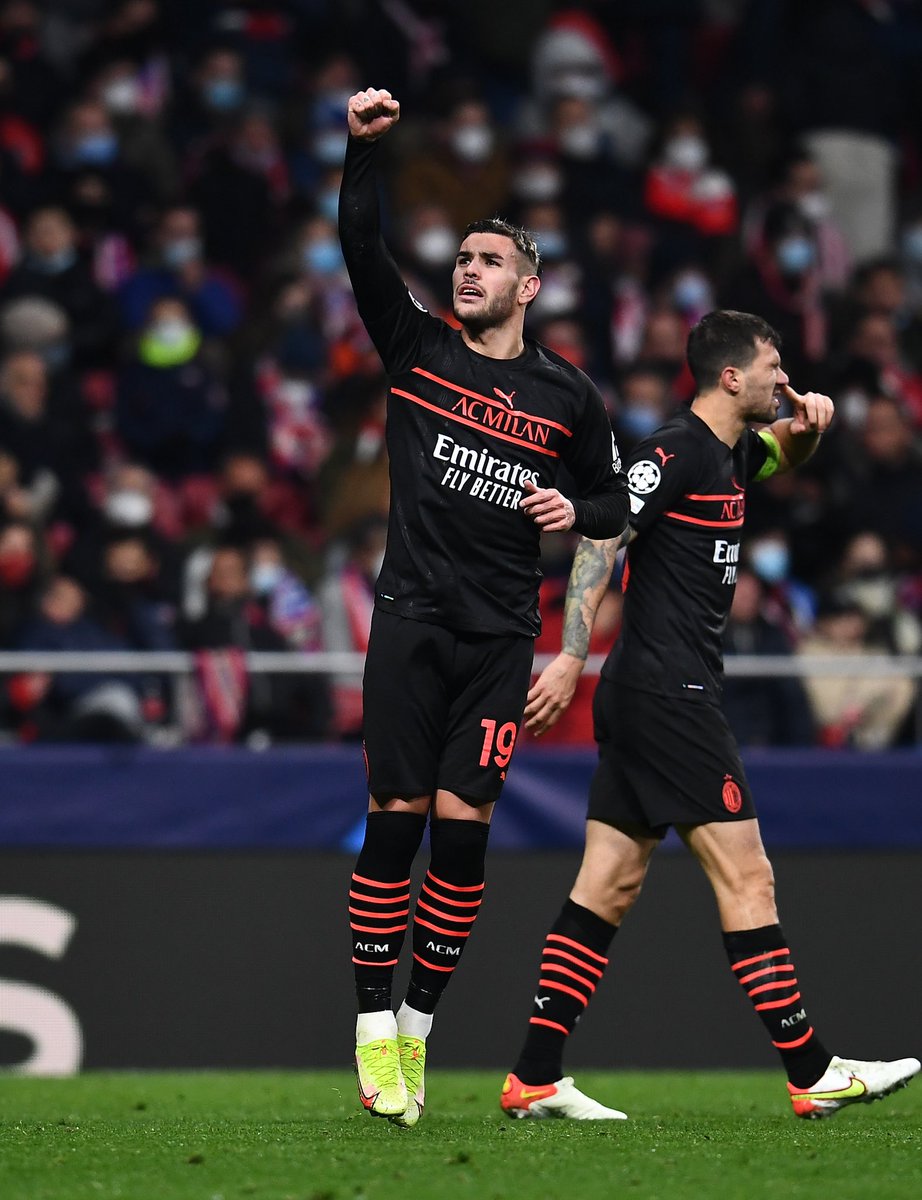 TheoHernandez's tweet photo. Forza @acmilan!!!! 🔴⚫
#UCL   #SempreMilan https://t.co/51KfJAca75