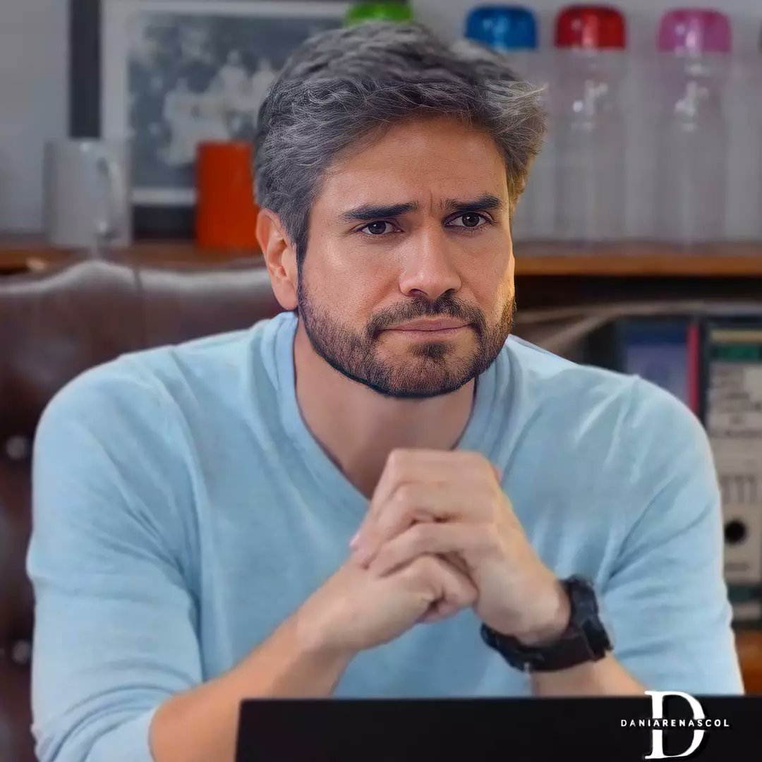 DaniArenasCol's tweet photo. #FelizMiercoles #2Parte #FotoCapturas #MejoresMomentos #Alberto #DanielArenas @DanArenas #SOSMeEstoyEnamorando
@SOSenamorando #Capitulo57 #ConLasEstrellas
@Canal_Estrellas #TelevisaTelenovelas #MEX
#DaniCaritas
😘😍🧔🏻👕💙🆘️💘🎬5️⃣7️⃣📺✨🙏🏼 https://t.co/3hqQ4NCPbV