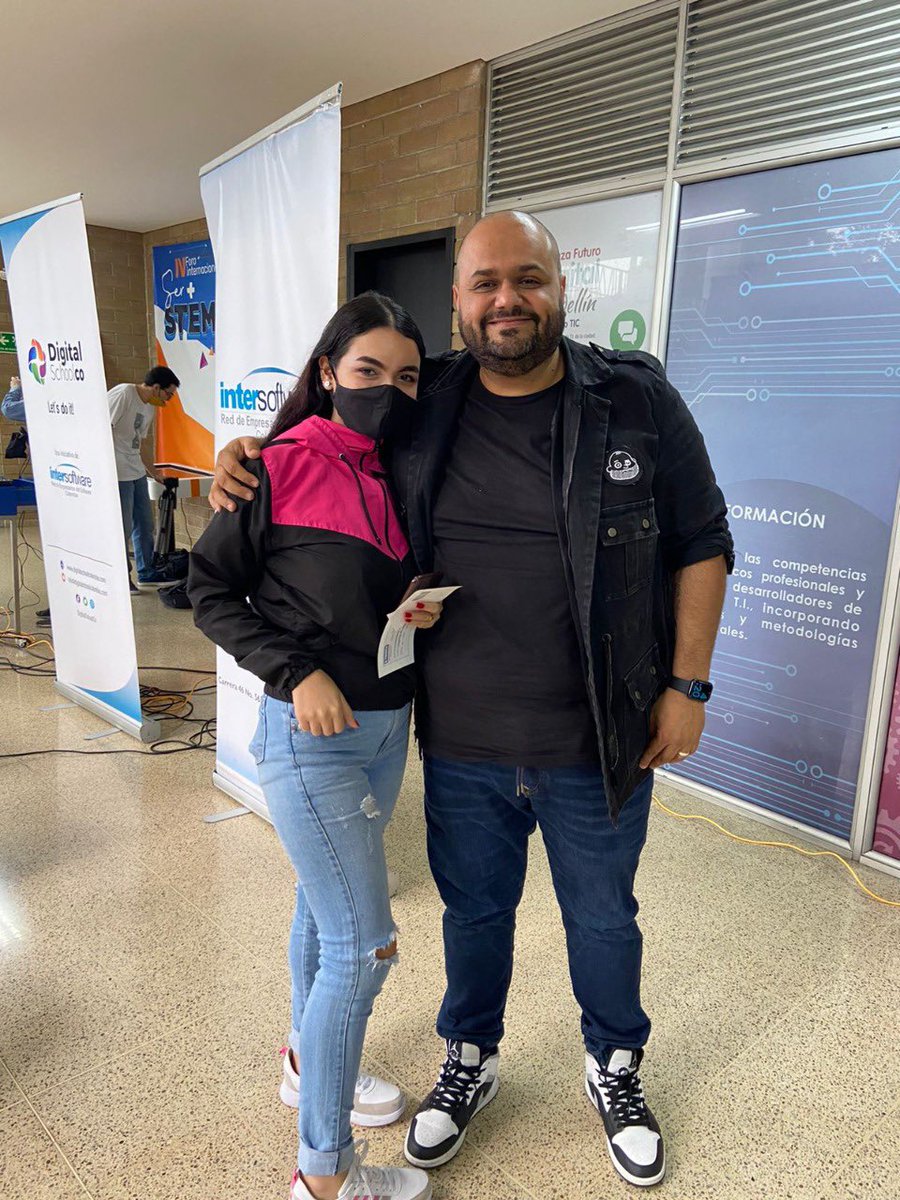 cgota18's tweet image. En alianza con @SapienciaMed logramos en 2021 que 500 jóvenes de 10 y 11, de 50 colegios de #Medellin, con el apoyo de 40 mentores de empresas @InterSoftwareCo conocieran los roles y oportunidades de la #IndustriaTI Gracias a nuestro programa #TechThinker