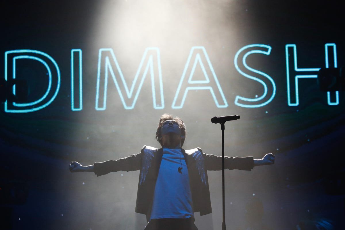 DoraMar87313189's tweet photo. How do you feel when you hear #DimashQudaibergen/@dimash_official/#DimashTheVoice? Which song do you prefer, #BeWithMe or #FlyAway?😊 For me he has honey in his voice and magic in the songs he sings. 😍💖
UNITED FOR DIMASH
https://t.co/d5b4cSeIZj
https://t.co/WpWg3GnzG0 https://t.co/z5H7e9Fkuw