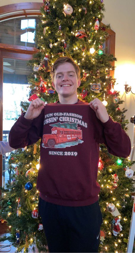 pt4mu's tweet photo. We let @E21bb open his first Christmas gift of the year. @_willcompton @BussinWTB https://t.co/Cvs426bXJt