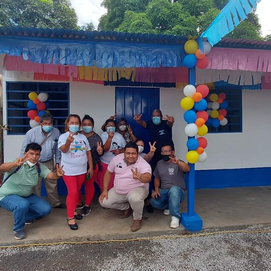 Siemprealfrent3's tweet photo. @MaryuriRG @ULIELNICA @Itzayana77 @sapachela @AgatonAnonimo @CachorroDigital @JaimeNindiri @Ivan_Silva_02 @ElCuti79 @elmtecnologico @krupskaya_ny #SoberaniaEnMiTierra
Más Casas Dignas, para el pueblo nicaragüense.
Comarcas de Managua D-1 
#OrgulloNacionalPatriaLibre https://t.co/AHU5UN6Gb3