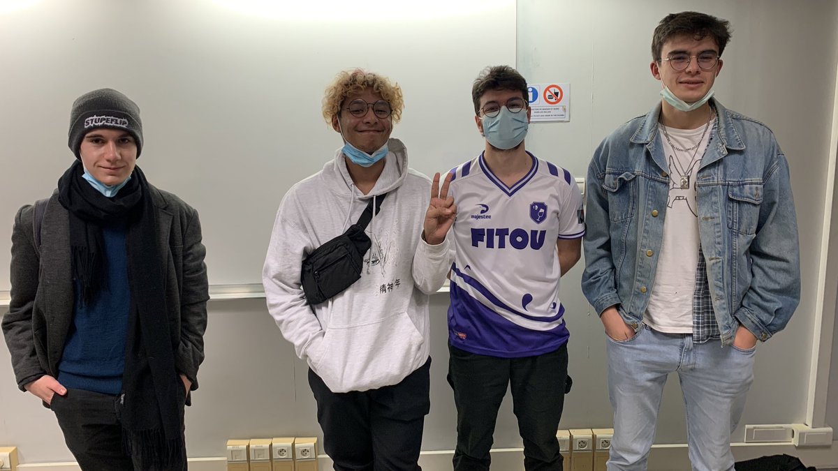 UcoAssoUSB's tweet photo. C’était le 3ème tournoi 1v1 aujourd’hui on a eu de belles surprises (GLD en loser pour une fois c’est pour bientôt 😈)

🥇Demat | Oni | GLD @GLDssb 
🥈Fitou | Pipolelico @pipolelico 
🥉Aro @Aro_PdT 
🏅Zilibe @fuyuspirit 

Merci à tous d’être venu le graphe arrive soon https://t.co/Hu57tnwI8p