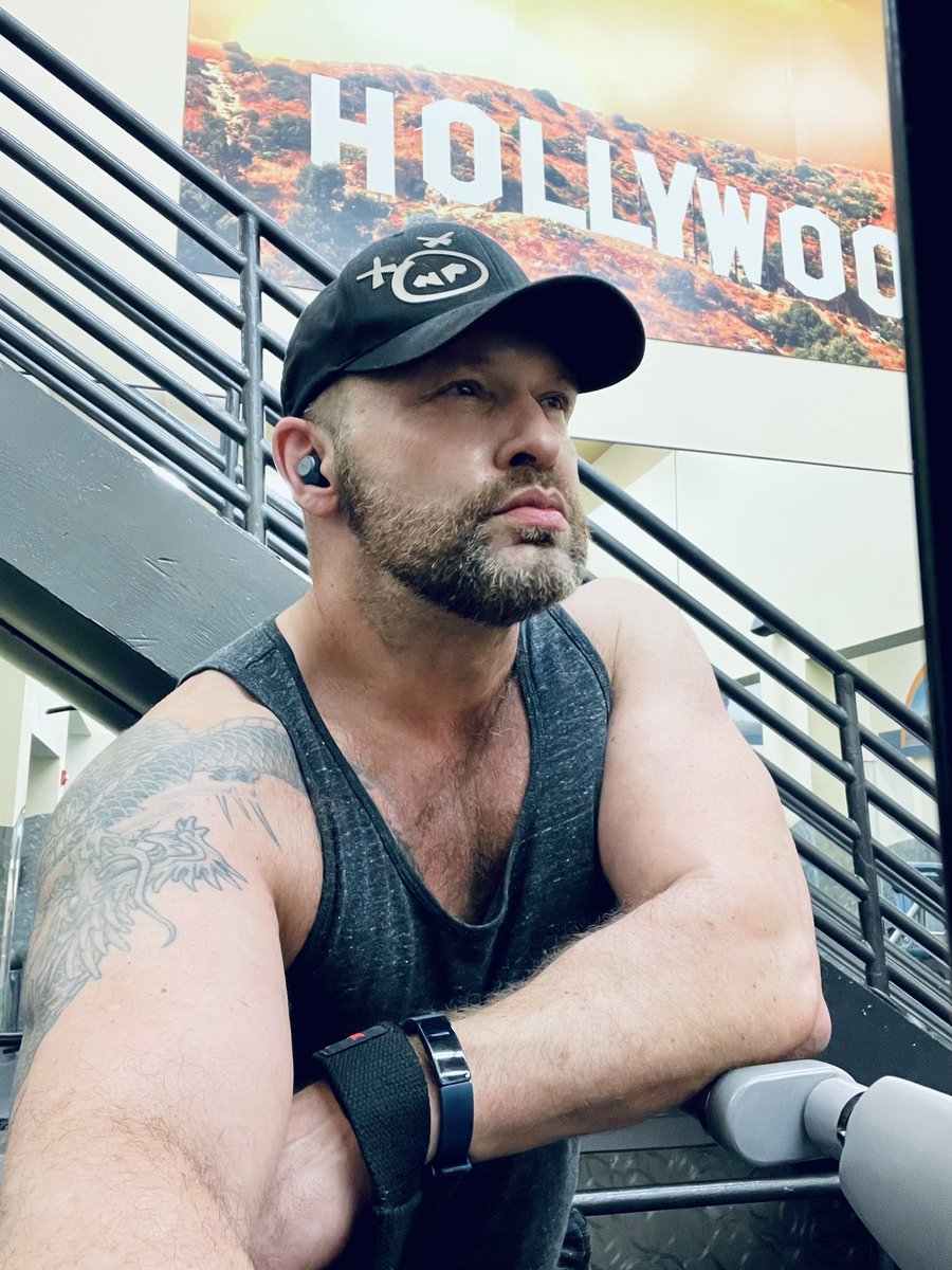 djpaulomusic's tweet photo. Goodbye 24 Hours Weho …. It’s been a good run- now off to Puerto Vallarta  💪🏻😎 HOLLYWOO ! 😞⁣ #lastworkout
.
.⁣
.⁣
.⁣
.⁣
#goals #fitnessmotivation #sport #instagram #lifestyle #hiitworkout #workoutoftheday #workouts #motivation #workout #workoutroutine #homeworkout https://t.co/1CfYEl0eXA
