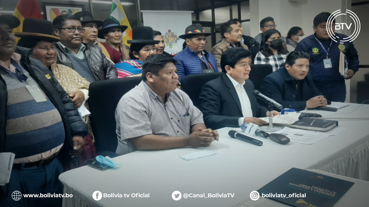 Canal_BoliviaTV's tweet photo. #Noticia
El Ministerio de Obras Públicas, @EMontanoRojas y la Gobernación de #LaPaz firmaron un acuerdo para que, el ente departamental, garantice el 15 % del presupuesto total en la construcción de la carretera #Escoma - #Charazani en su tramo I: #Escoma - #Pacobamba
#BTVInforma https://t.co/jTNdbz12Li